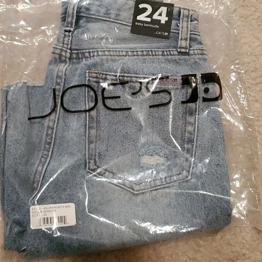 JOE'S  Easy Winkler Cut Hem Bermuda Short Jean